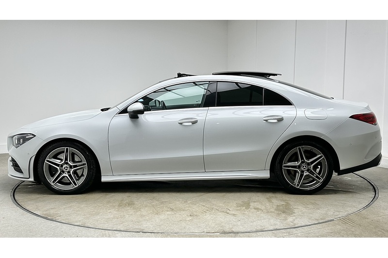 Mercedes-Benz CLA CLA250 AMG Line - U2827