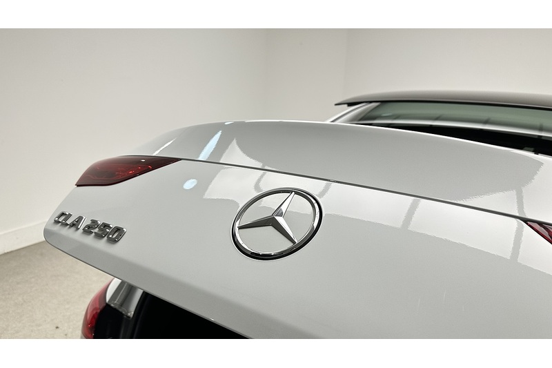 Mercedes-Benz CLA CLA250 AMG Line - U2827