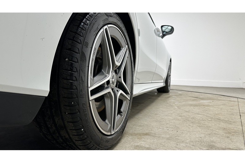 Mercedes-Benz CLA CLA250 AMG Line - U2827