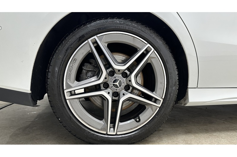 Mercedes-Benz CLA CLA250 AMG Line - U2827
