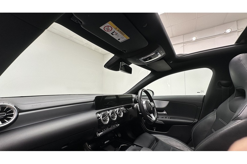 Mercedes-Benz CLA CLA250 AMG Line - U2827