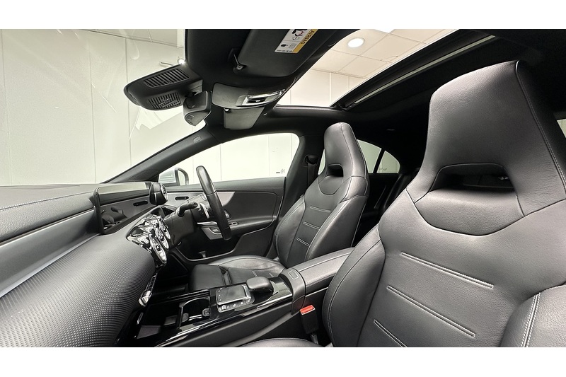 Mercedes-Benz CLA CLA250 AMG Line - U2827