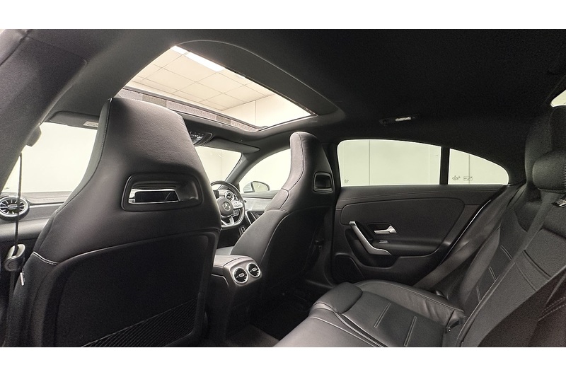 Mercedes-Benz CLA CLA250 AMG Line - U2827