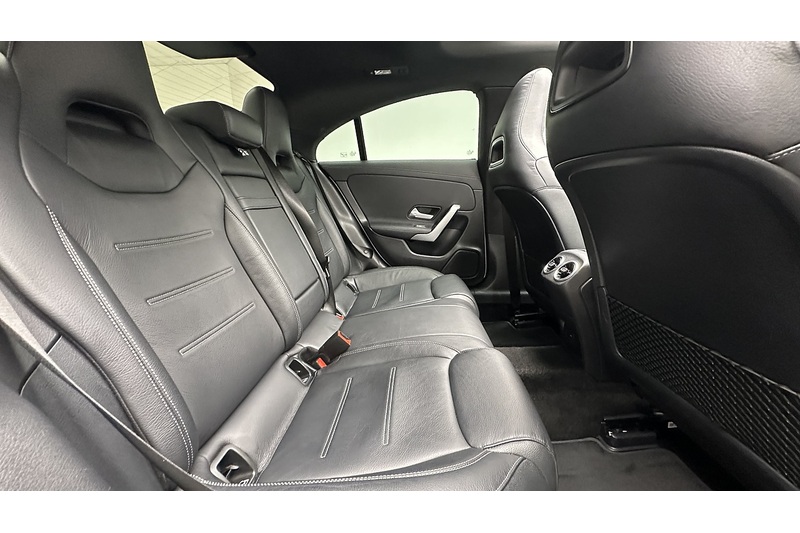 Mercedes-Benz CLA CLA250 AMG Line - U2827