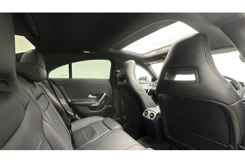 Mercedes-Benz CLA CLA250 AMG Line - U2827