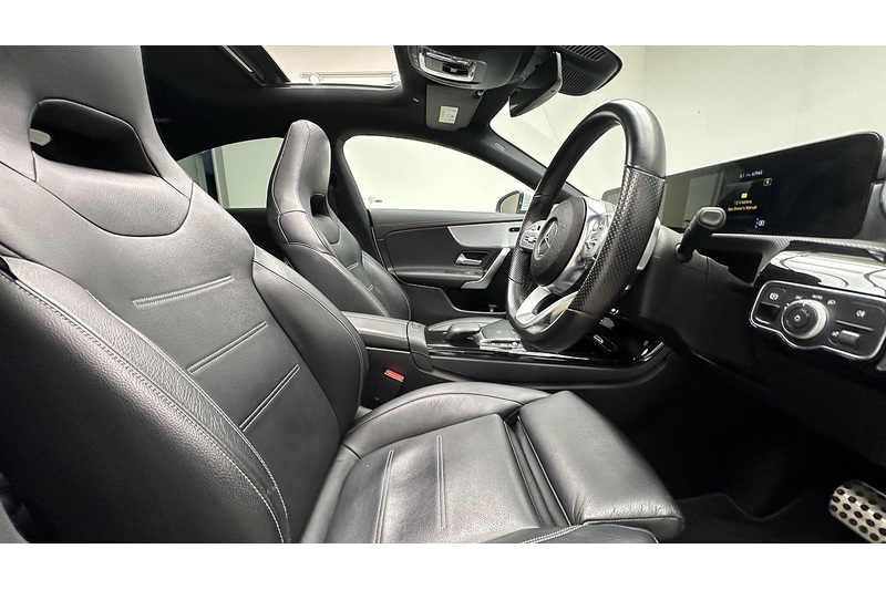 Mercedes-Benz CLA CLA250 AMG Line - U2827