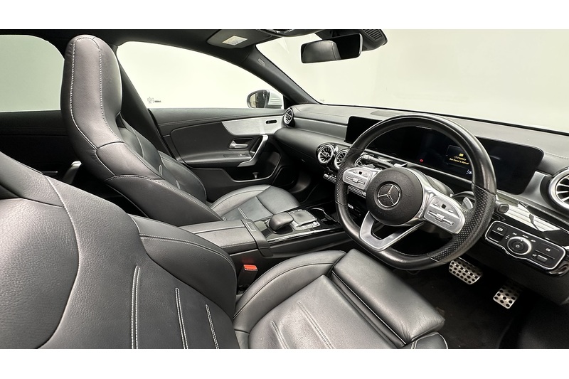 Mercedes-Benz CLA CLA250 AMG Line - U2827