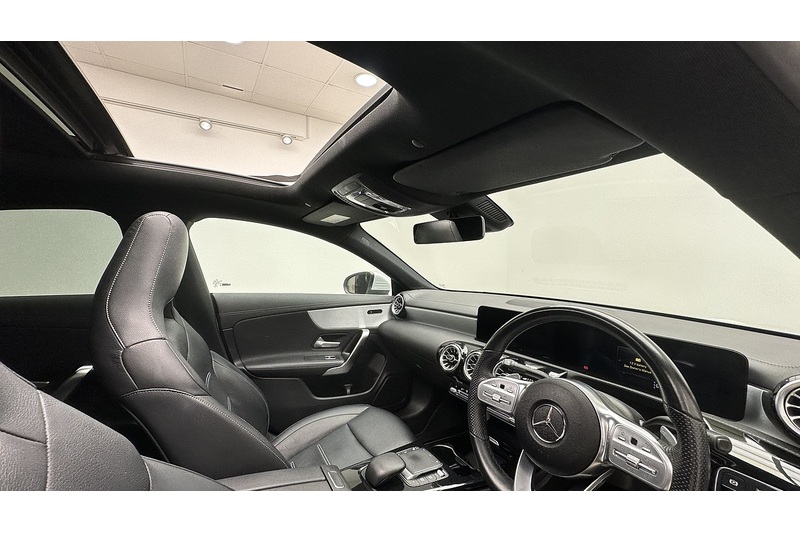 Mercedes-Benz CLA CLA250 AMG Line - U2827