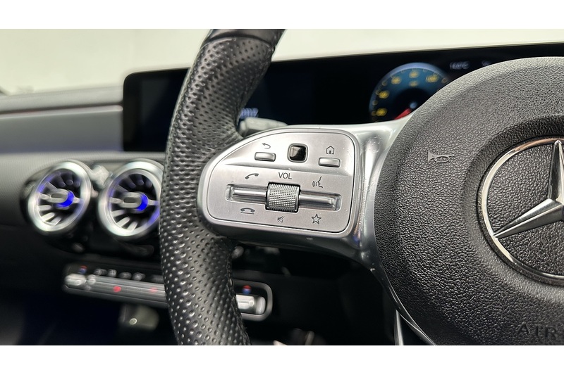 Mercedes-Benz CLA CLA250 AMG Line - U2827