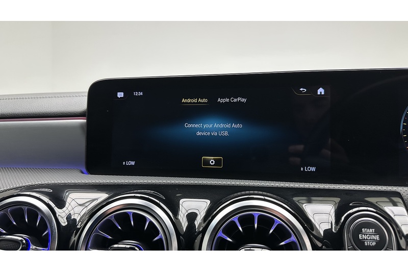 Mercedes-Benz CLA CLA250 AMG Line - U2827