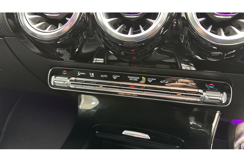 Mercedes-Benz CLA CLA250 AMG Line - U2827
