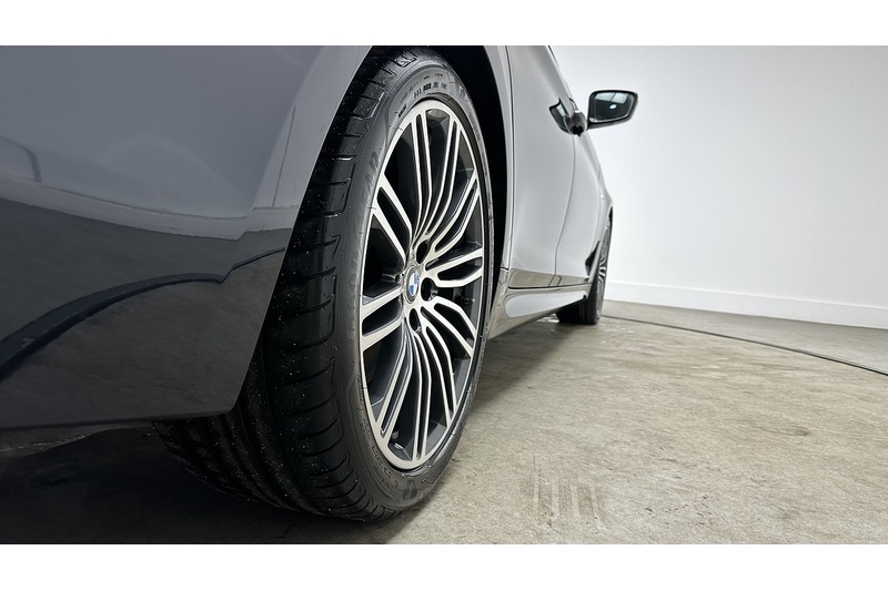 BMW 5 Series 530d M Sport - U2833