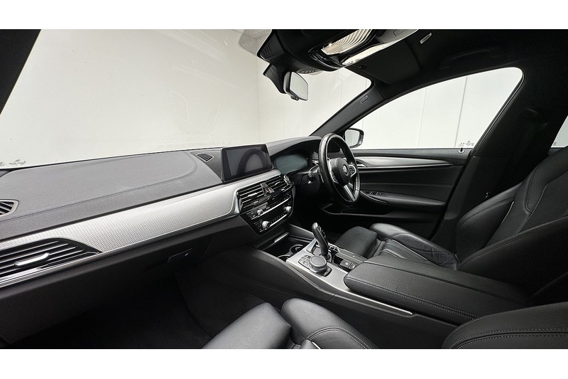 BMW 5 Series 530d M Sport - U2833