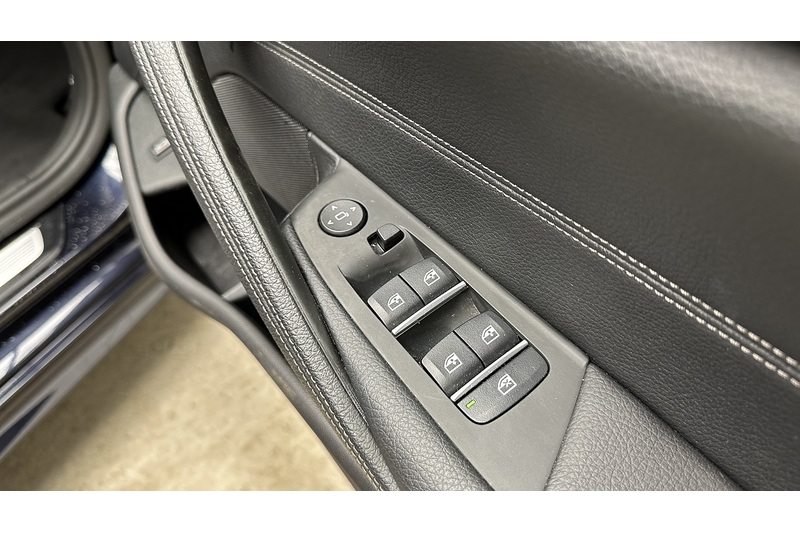BMW 5 Series 530d M Sport - U2833