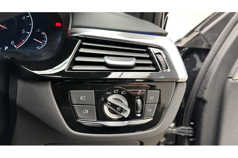 BMW 5 Series 530d M Sport - U2833
