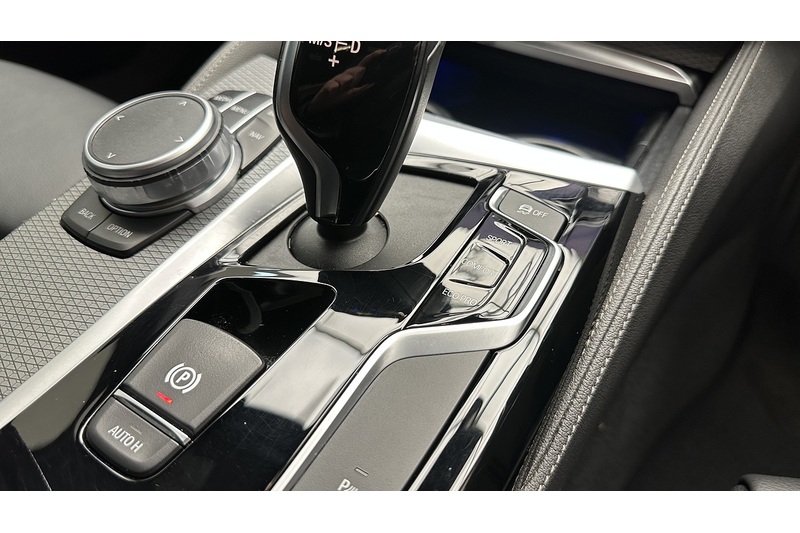 BMW 5 Series 530d M Sport - U2833