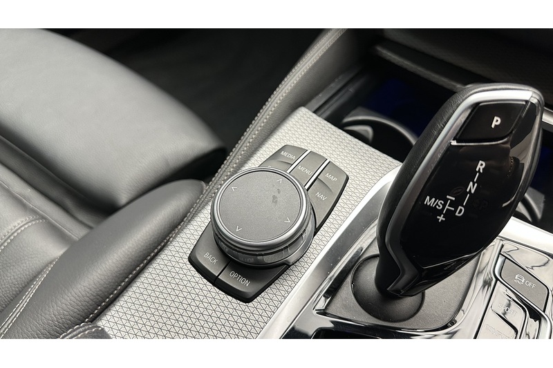BMW 5 Series 530d M Sport - U2833