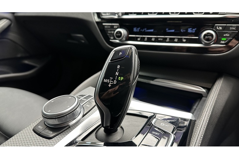 BMW 5 Series 530d M Sport - U2833
