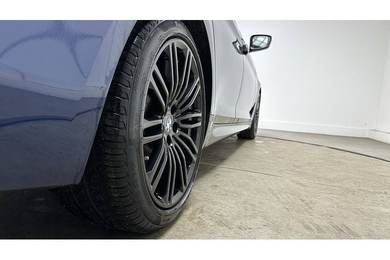 BMW 5 Series 520d M Sport - U2845