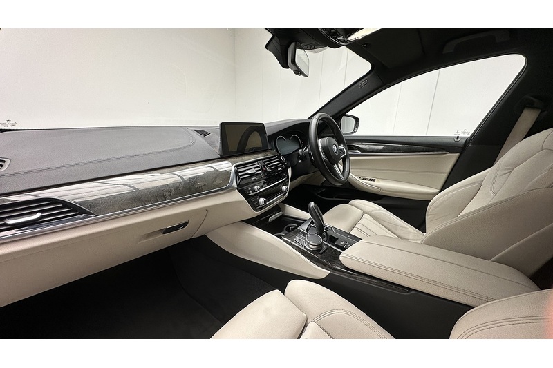 BMW 5 Series 520d M Sport - U2845