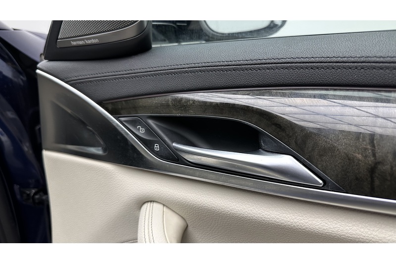 BMW 5 Series 520d M Sport - U2845