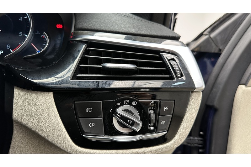 BMW 5 Series 520d M Sport - U2845