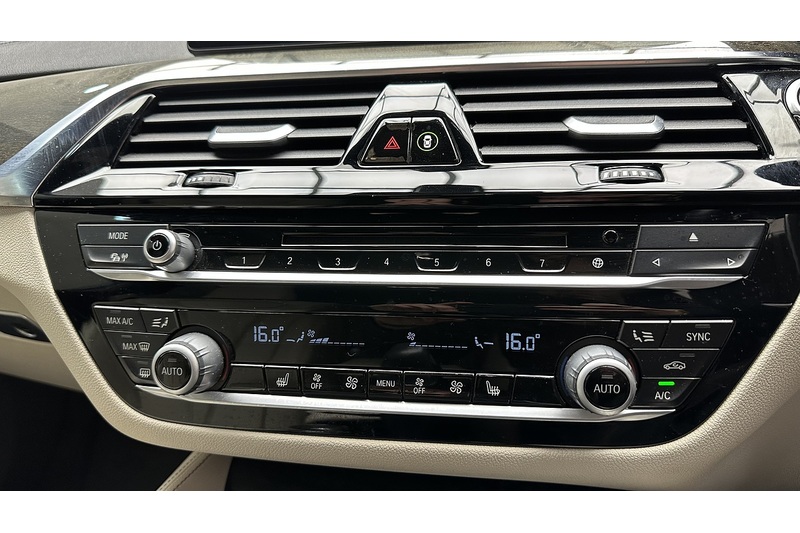 BMW 5 Series 520d M Sport - U2845