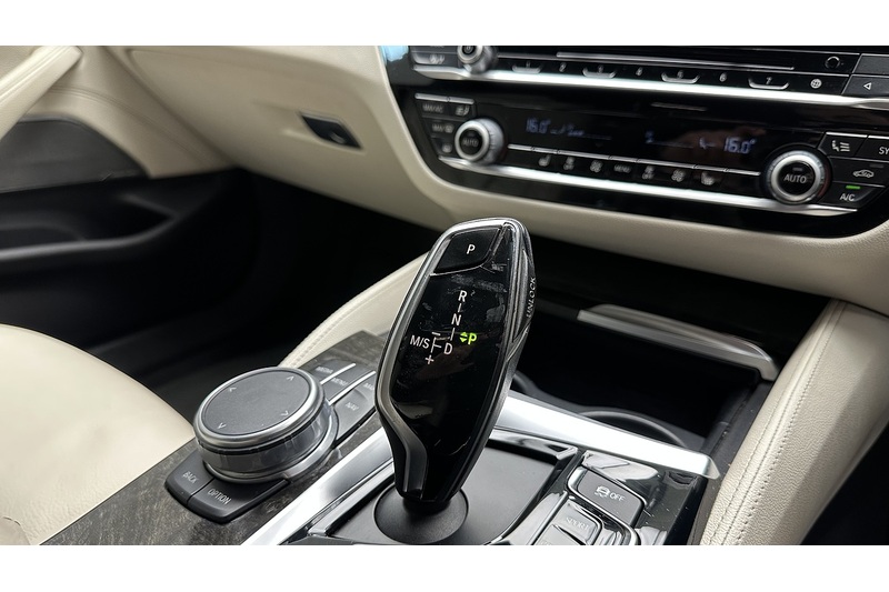 BMW 5 Series 520d M Sport - U2845