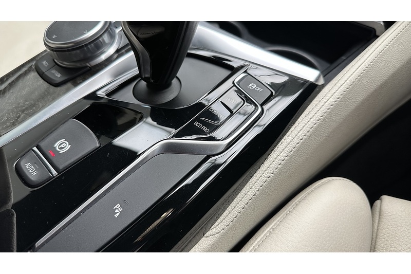 BMW 5 Series 520d M Sport - U2845