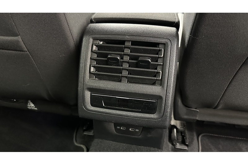 Volkswagen Golf TSI Active - U2887