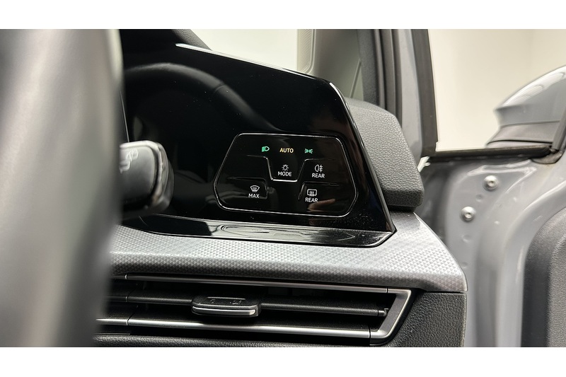 Volkswagen Golf TSI Active - U2887