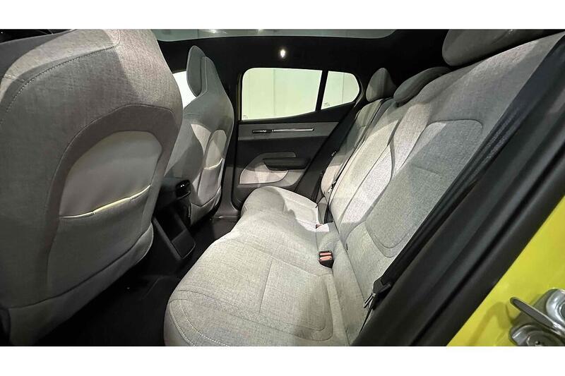 Volvo EX30 Twin Performance 69kWh Ultra SUV 5dr Electric Auto AWD (428 ps) - U292