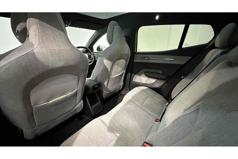 Volvo EX30 Twin Performance 69kWh Ultra SUV 5dr Electric Auto AWD (428 ps) - U292