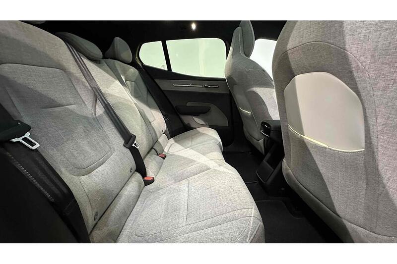Volvo EX30 Twin Performance 69kWh Ultra SUV 5dr Electric Auto AWD (428 ps) - U292