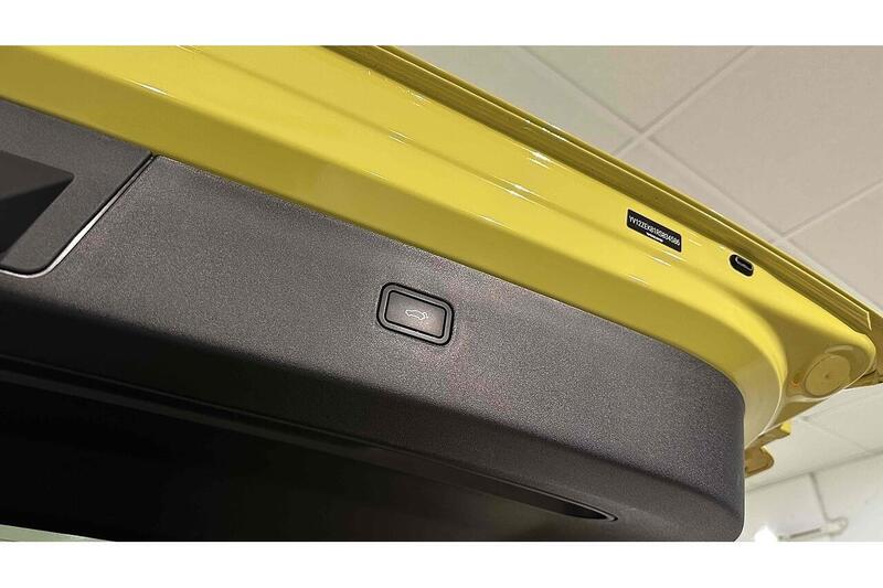 Volvo EX30 Twin Performance 69kWh Ultra SUV 5dr Electric Auto AWD (428 ps) - U292