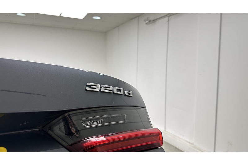 BMW 3 Series 320d MHT SE Pro - U2932