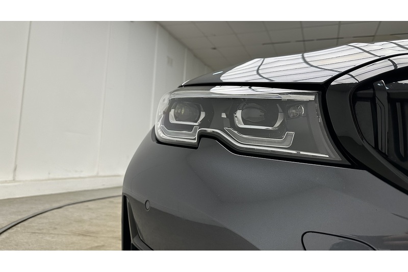 BMW 3 Series 320d MHT SE Pro - U2932