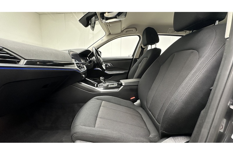 BMW 3 Series 320d MHT SE Pro - U2932