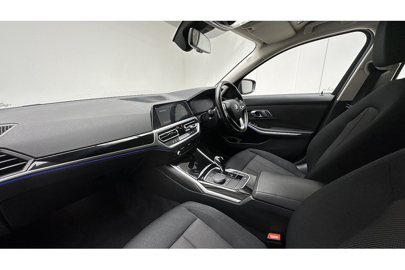 BMW 3 Series 320d MHT SE Pro - U2932