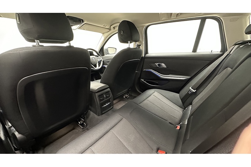 BMW 3 Series 320d MHT SE Pro - U2932