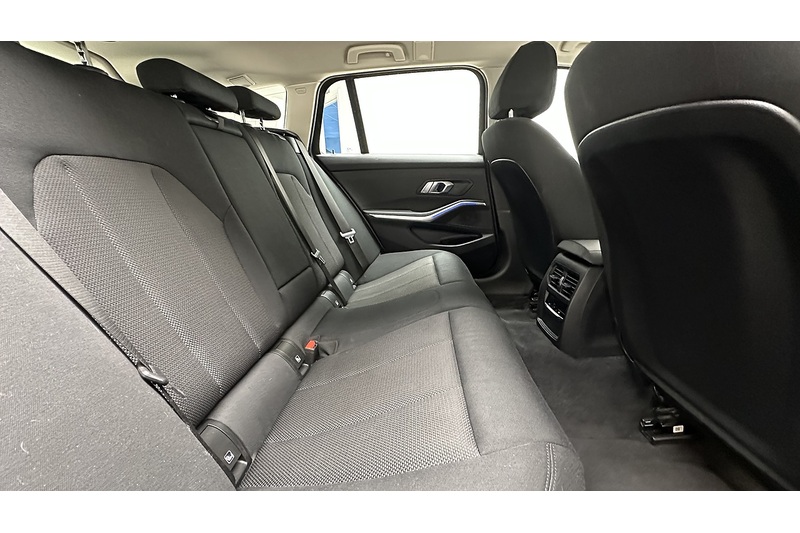 BMW 3 Series 320d MHT SE Pro - U2932