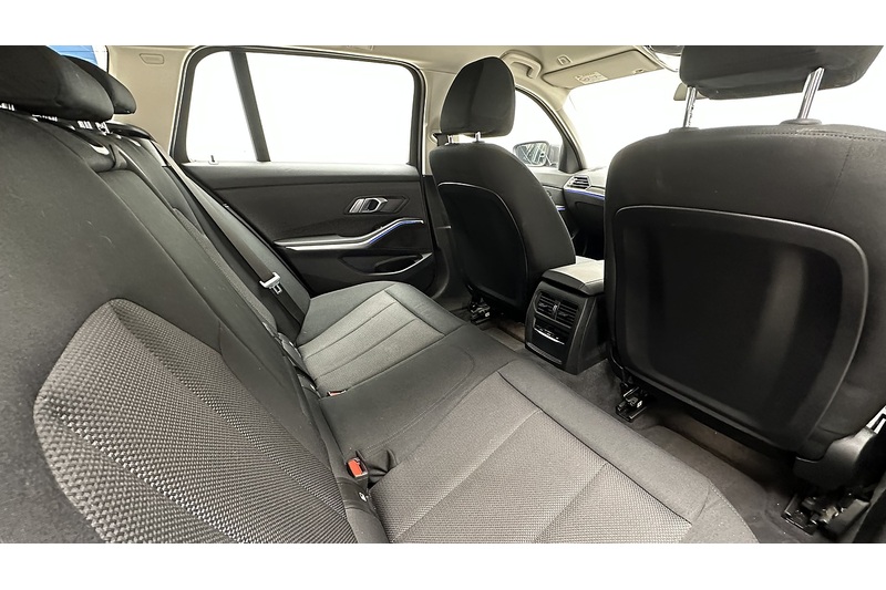 BMW 3 Series 320d MHT SE Pro - U2932