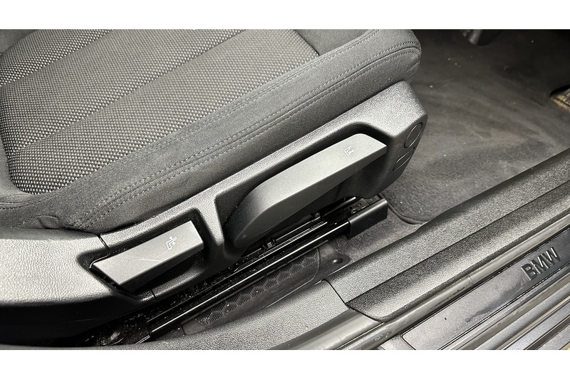 BMW 3 Series 320d MHT SE Pro - U2932