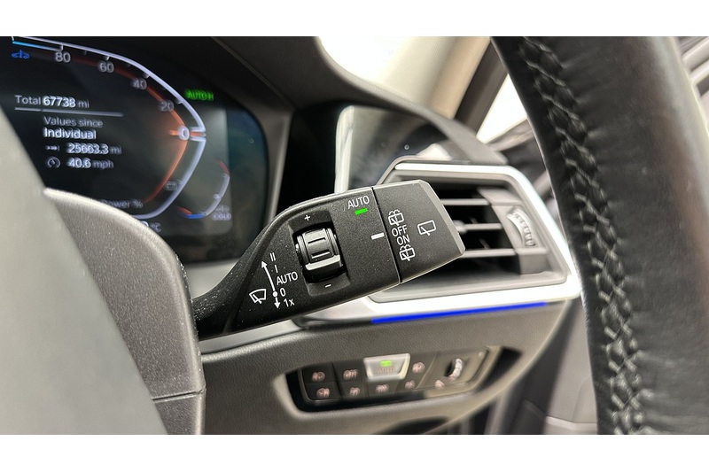 BMW 3 Series 320d MHT SE Pro - U2932