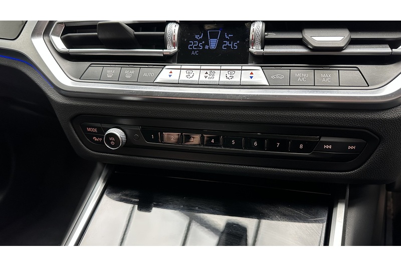 BMW 3 Series 320d MHT SE Pro - U2932