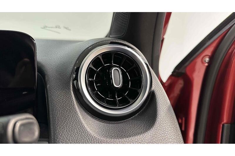 Mercedes-Benz GLB 1.3 GLB200 AMG Line SUV 5dr Petrol 7G-DCT Euro 6 (s/s) (163 ps) - U294