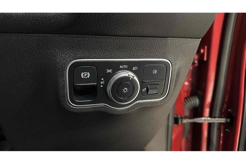 Mercedes-Benz GLB 1.3 GLB200 AMG Line SUV 5dr Petrol 7G-DCT Euro 6 (s/s) (163 ps) - U294