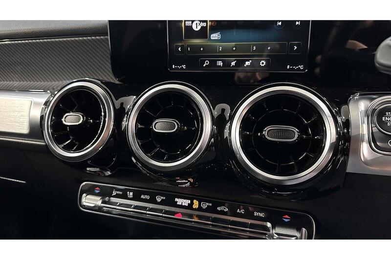 Mercedes-Benz GLB 1.3 GLB200 AMG Line SUV 5dr Petrol 7G-DCT Euro 6 (s/s) (163 ps) - U294