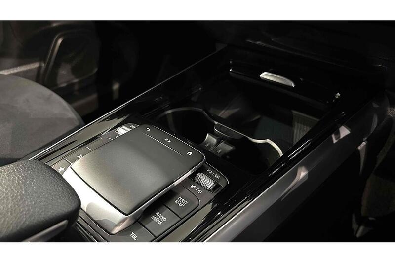 Mercedes-Benz GLB 1.3 GLB200 AMG Line SUV 5dr Petrol 7G-DCT Euro 6 (s/s) (163 ps) - U294