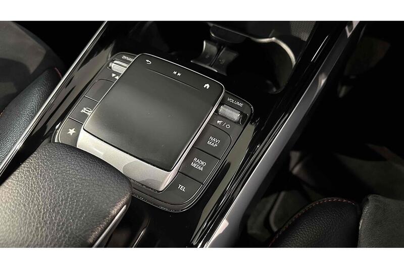 Mercedes-Benz GLB 1.3 GLB200 AMG Line SUV 5dr Petrol 7G-DCT Euro 6 (s/s) (163 ps) - U294
